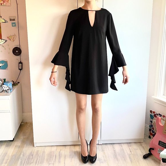 Rare C/MEO Collective black V-neck mini dress with unique flare sleeves - Picture 2 of 16